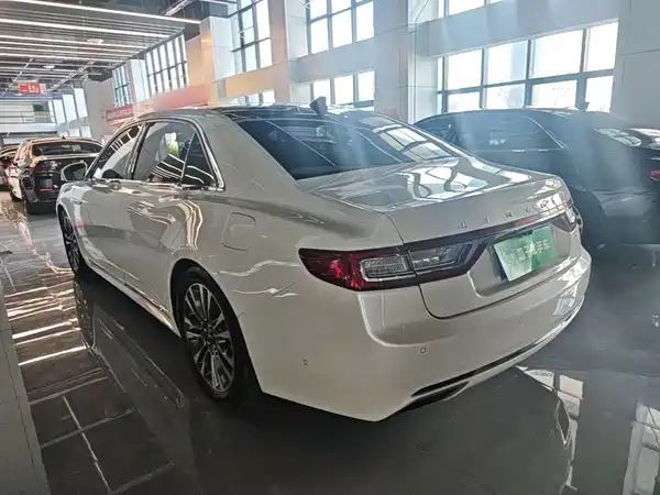 Lincoln Continental 2021