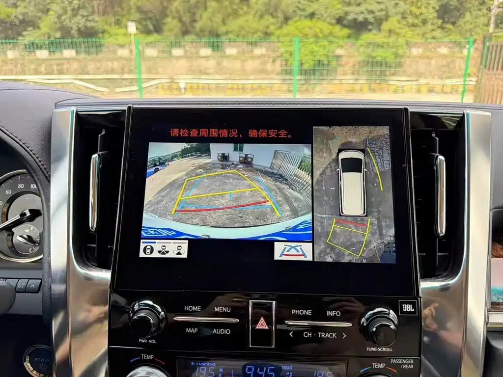 Toyota Alphard 2021 — фото 4