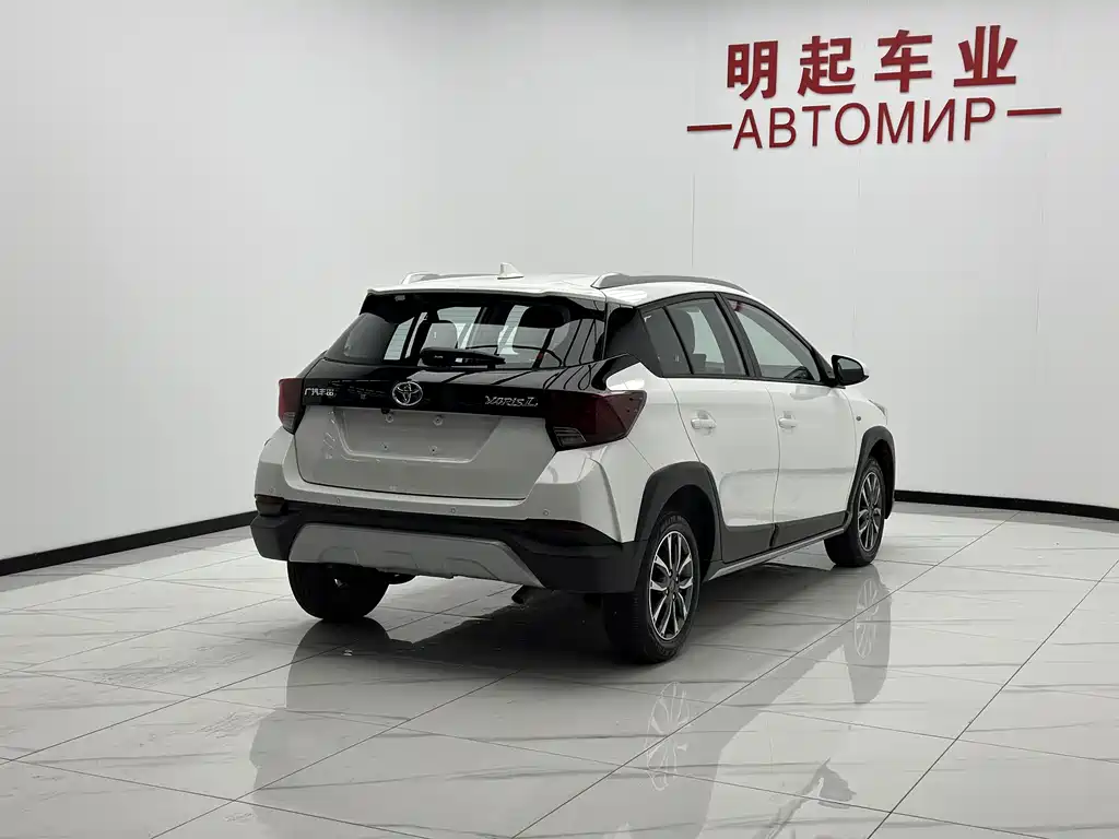 Toyota Yaris L 2023 — фото 9