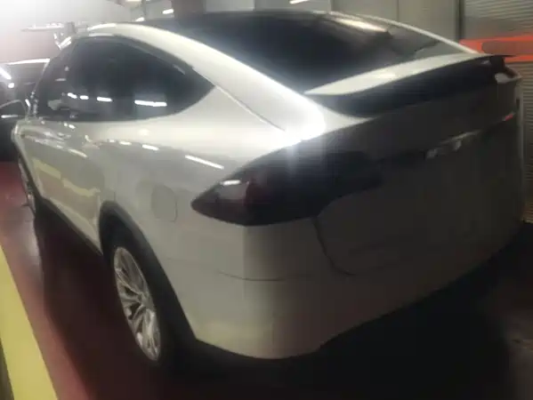 Tesla Model X 2018