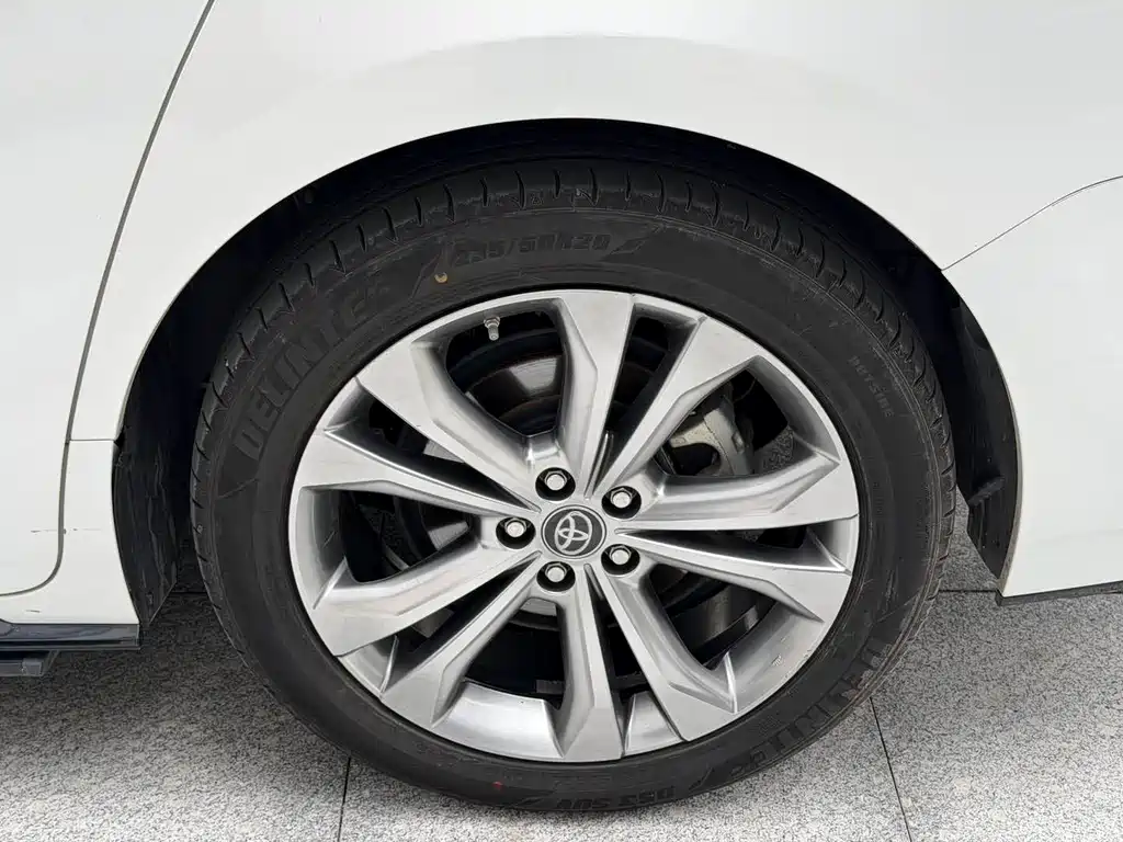 Toyota Sienna 2023 — фото 15