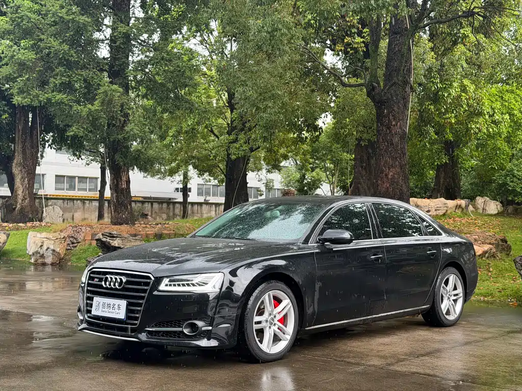 Audi A8 2011