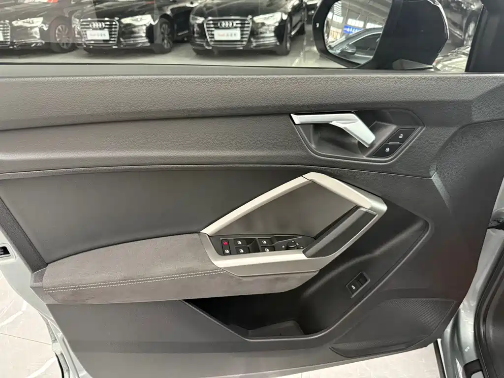 Audi Q3 2023 — фото 17