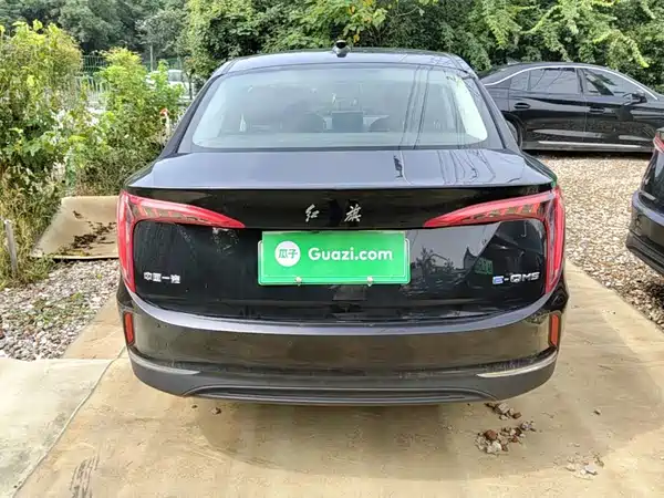 Hongqi E-QM5 2023