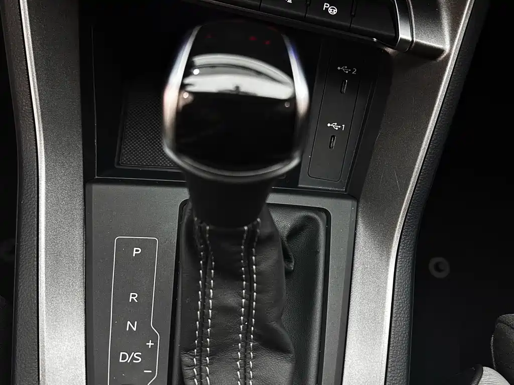 Audi Q3 2023 — фото 22