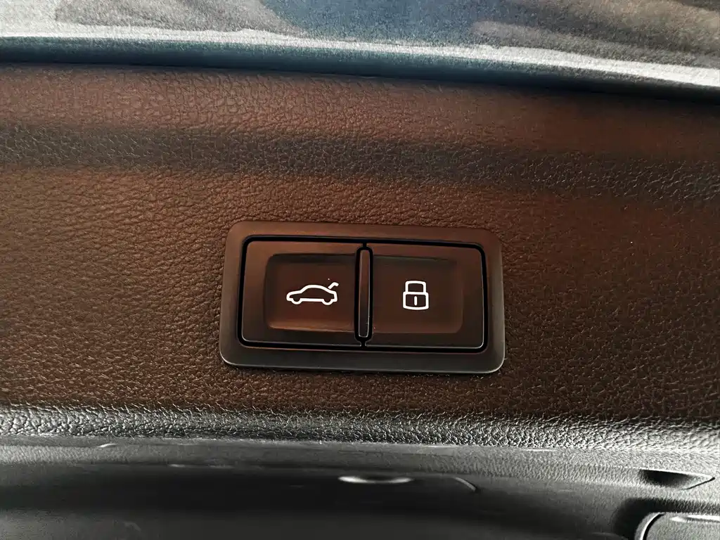 Audi Q3 2023 — фото 10