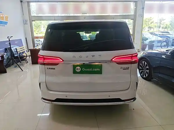 Roewe iMAX8 2024