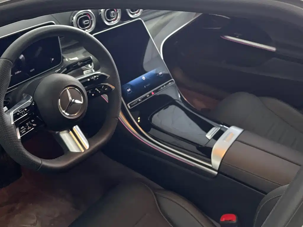 Mercedes-Benz C-Class 2025 — фото 12