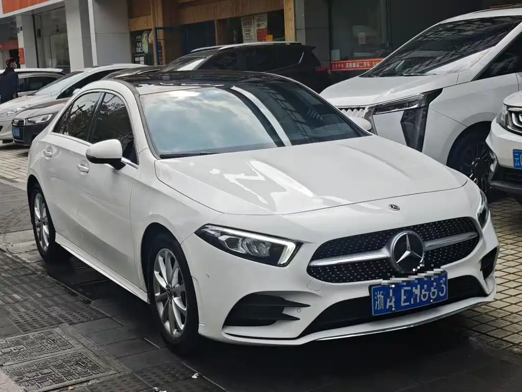 Mercedes-Benz A-Class 2022 — фото 2