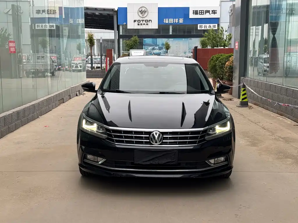 Volkswagen Passat 2017 — фото 1