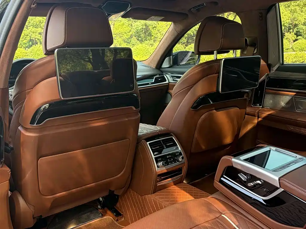 BMW 7 Series 2021 — фото 19