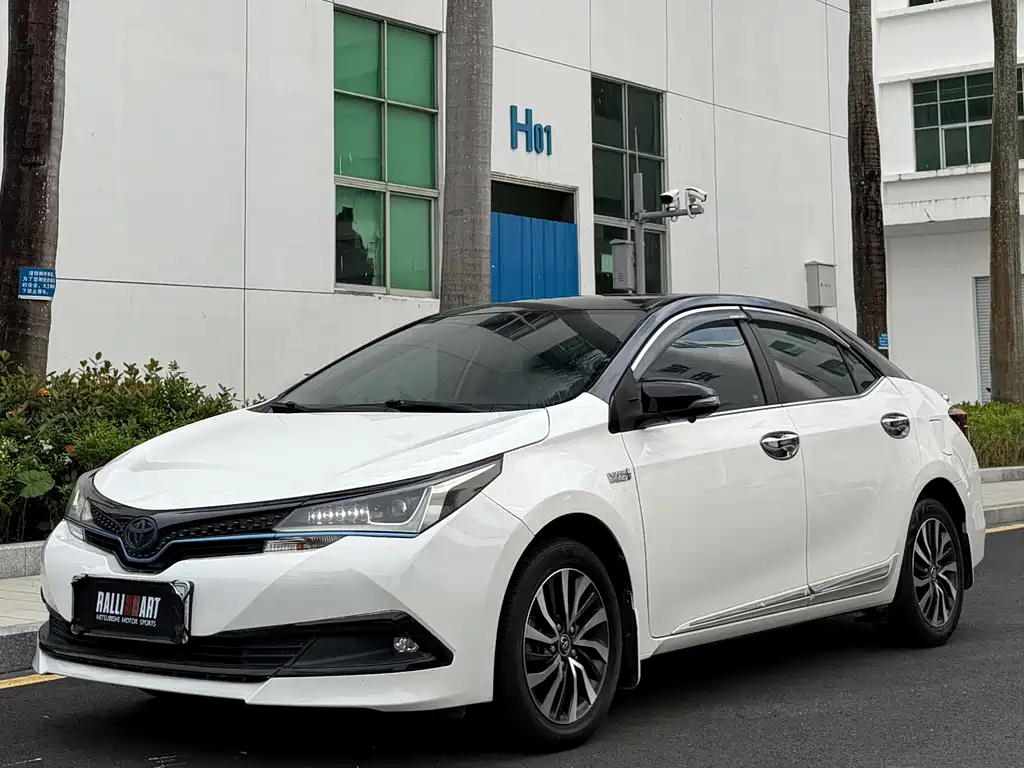 Toyota Corolla Dual Engine E+ 2019 — фото 1