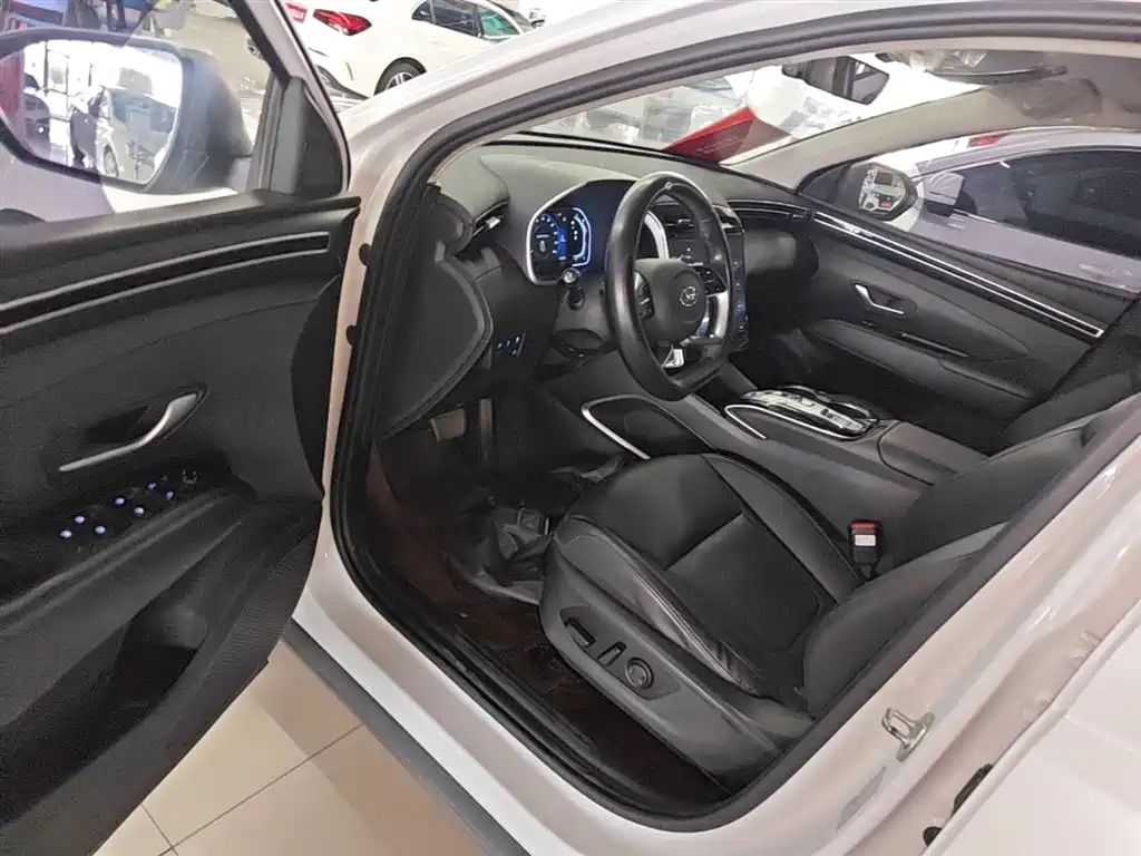 Hyundai Tucson 2023 — фото 16