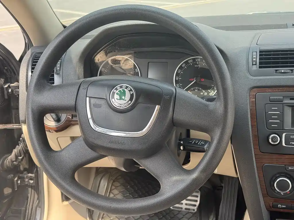 Skoda Octavia 2013 — фото 24