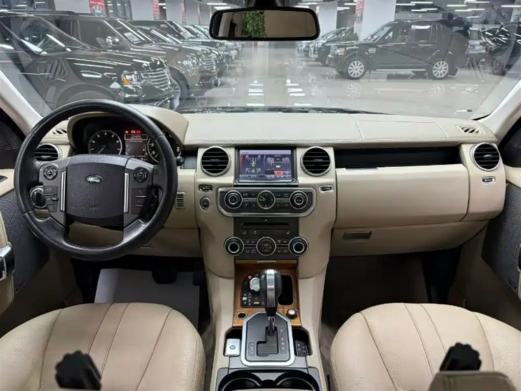 Land Rover Discovery 2012 — фото 9