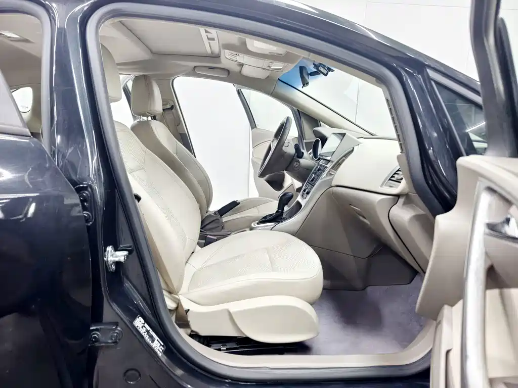Buick Excelle 2015 — фото 14
