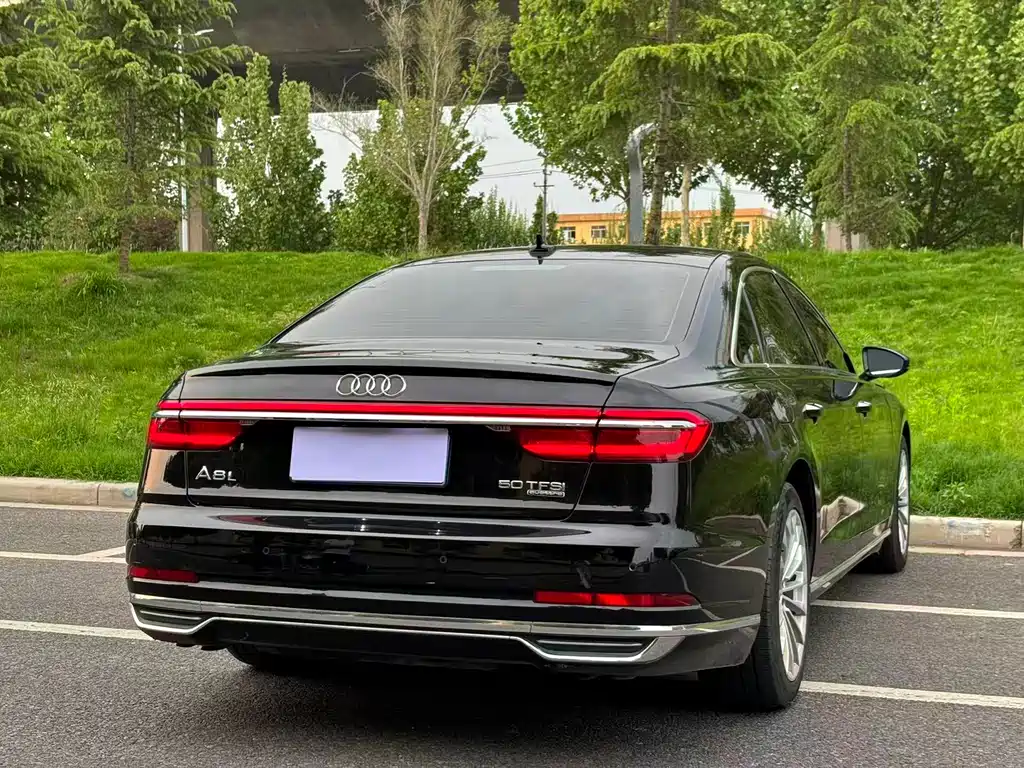 Audi A8 2021 — фото 6