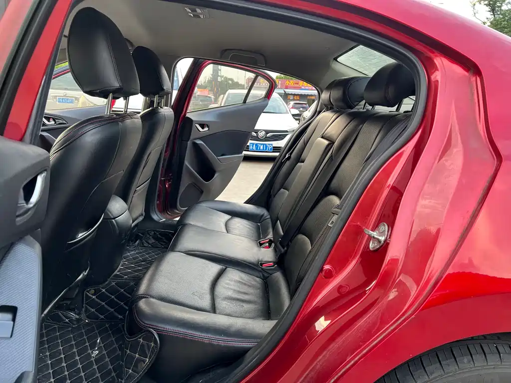 Mazda 3 Axela 2016