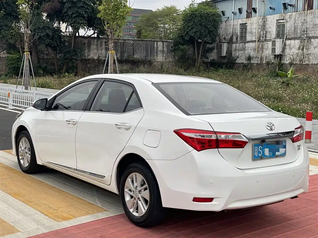Toyota Corolla 2017 — фото 4