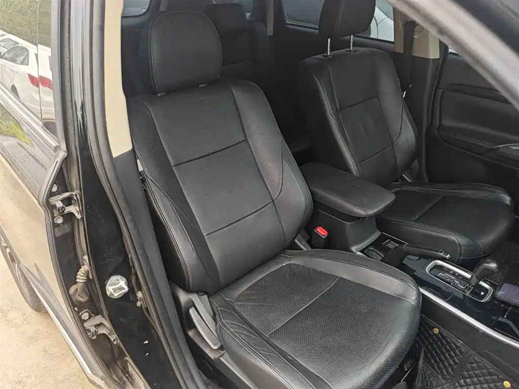Mitsubishi Outlander 2018 — фото 20