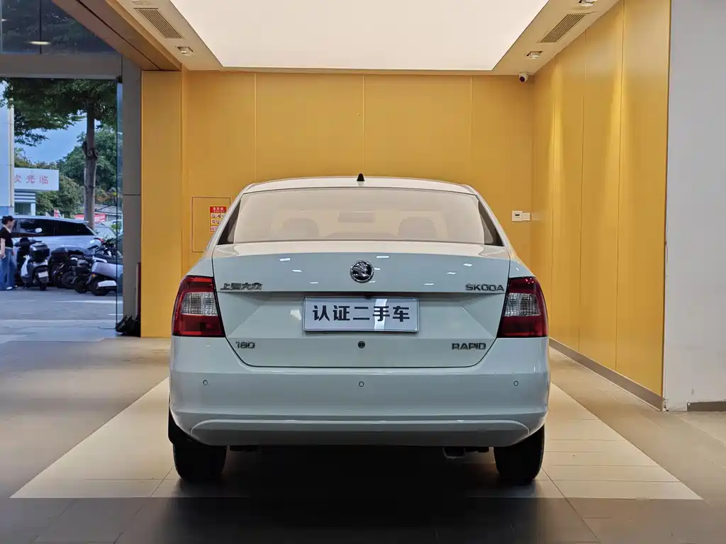 Skoda Rapid 2016 — фото 27
