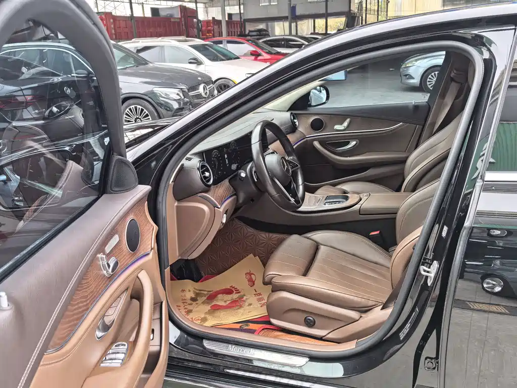 Mercedes-Benz E-Class 2022
