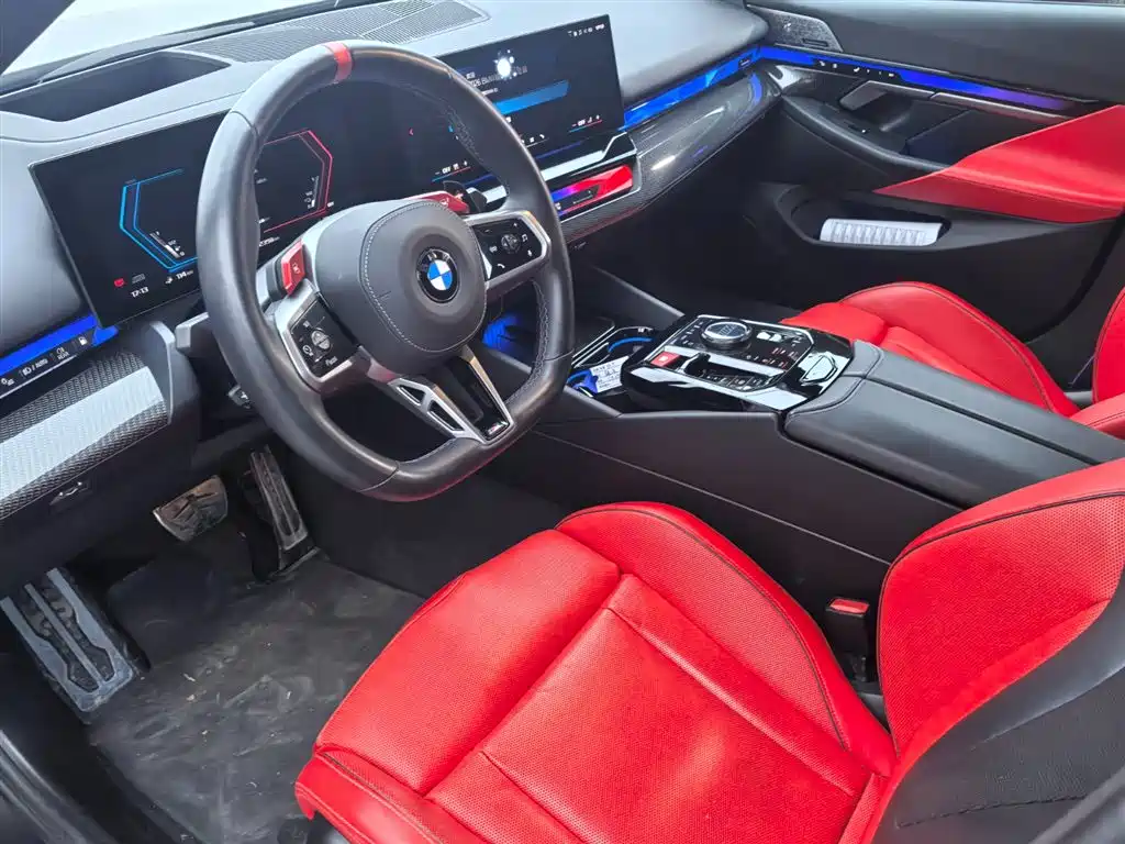 BMW M5 New Energy — фото 8