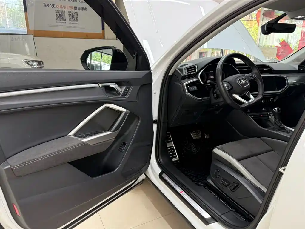 Audi Q3 2023 — фото 17