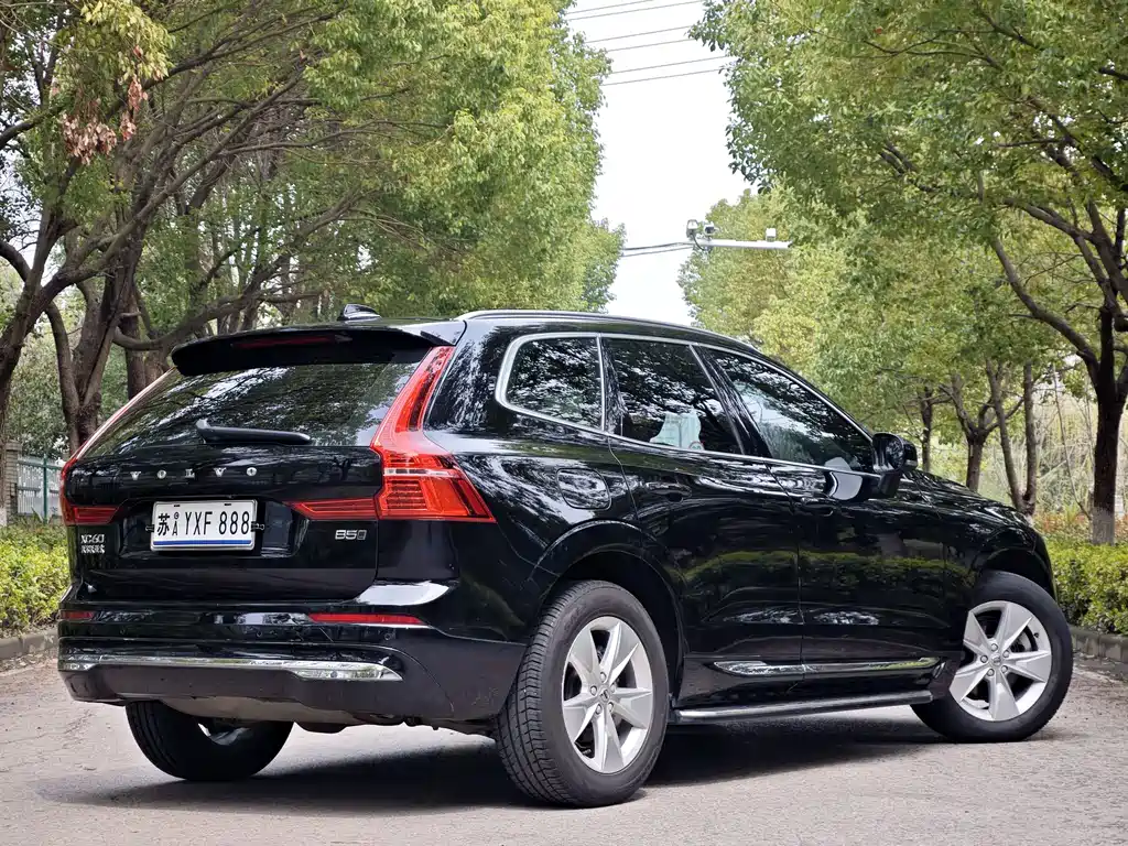 Volvo XC60 2022 — фото 5