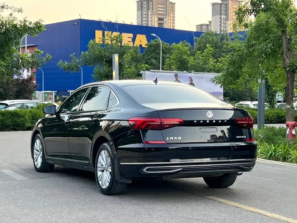 Volkswagen Passat 2019 — фото 10