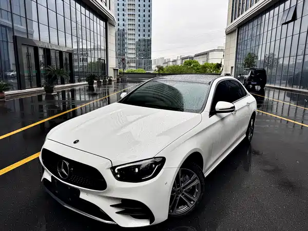 Mercedes-Benz E-Class 2022