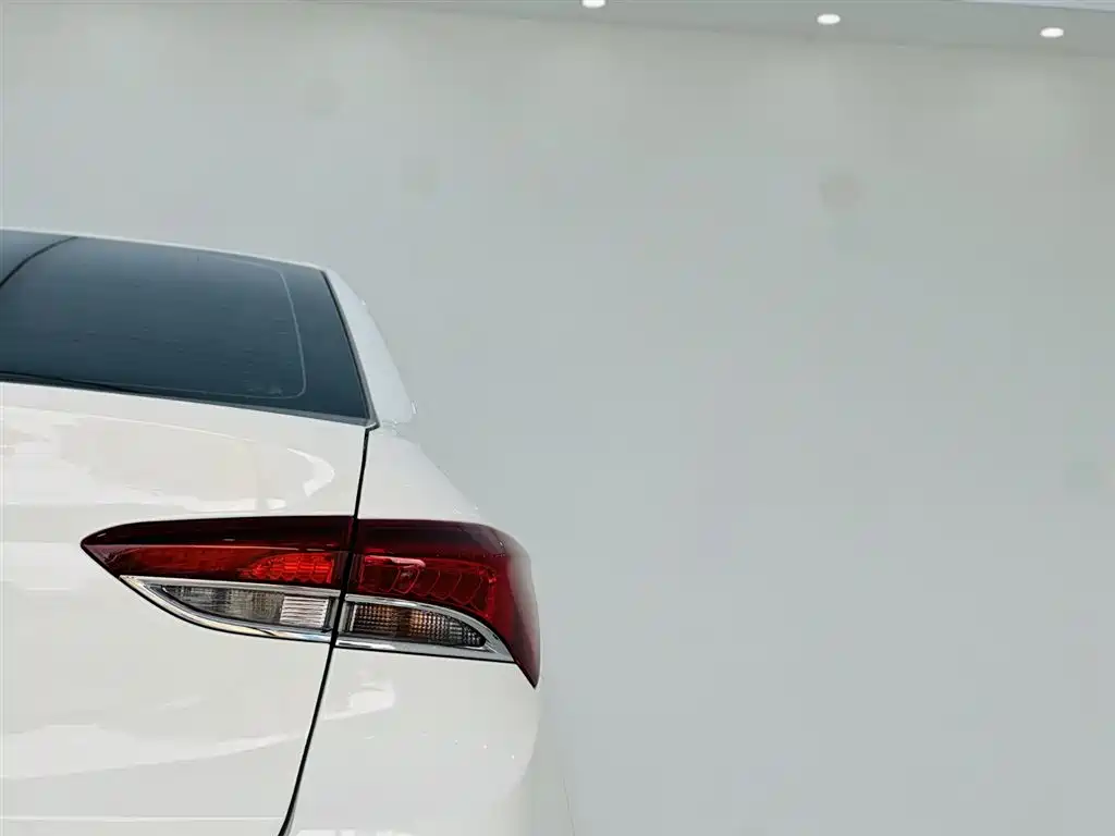 Buick Excelle 2022 — фото 10