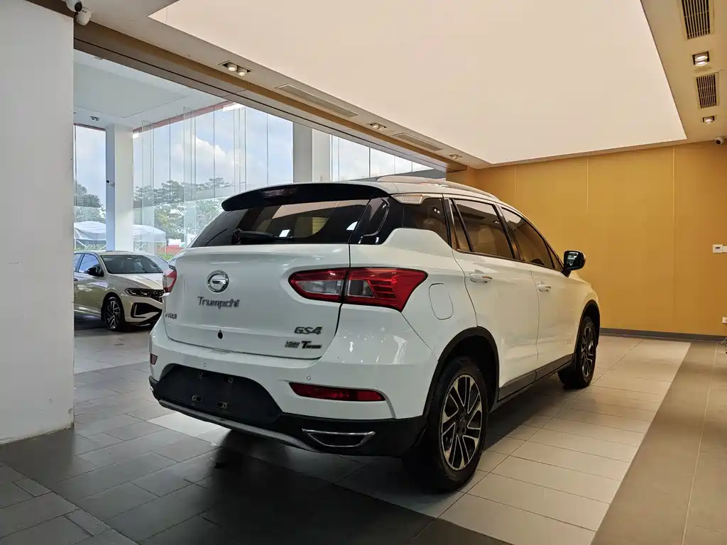 GAC Motor Trumpchi GS4 2015 — фото 28