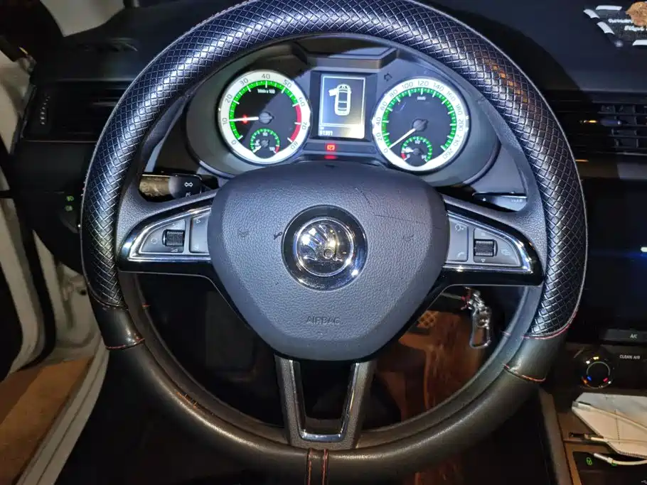 Skoda Octavia 2019 — фото 15