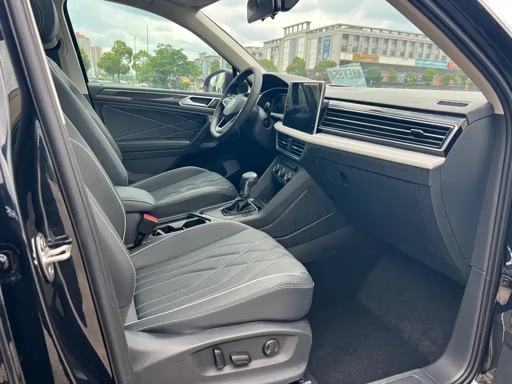 Volkswagen Tiguan L 2022