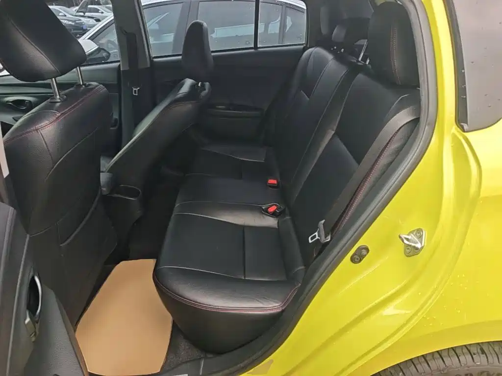 Toyota Yaris L 2019 — фото 17