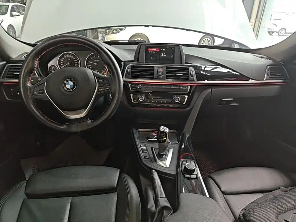 BMW 3 Series GT 2018 — фото 10