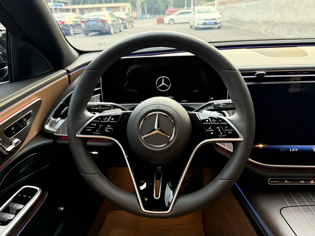 Mercedes-Benz E-Class 2024 — фото 14