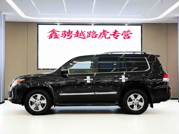 Lexus LX 2012