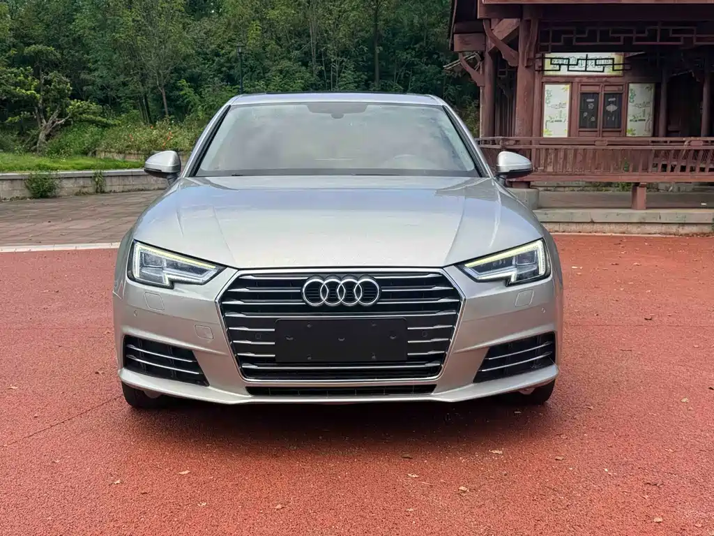 Audi A4L 2018 — фото 2