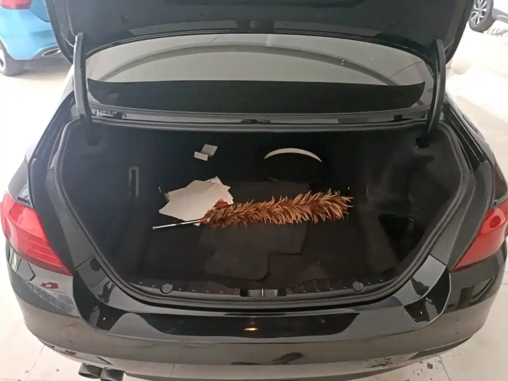 BMW 5 Series 2017 — фото 19