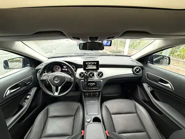 Mercedes-Benz GLA 2015
