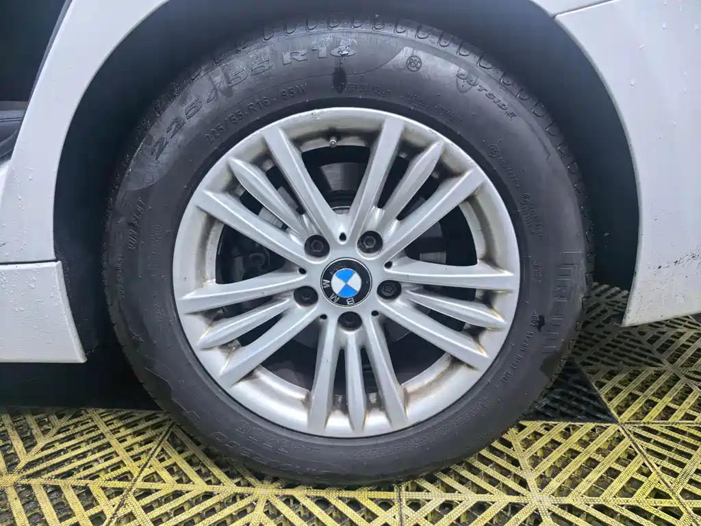 BMW 3 Series 2015 — фото 9