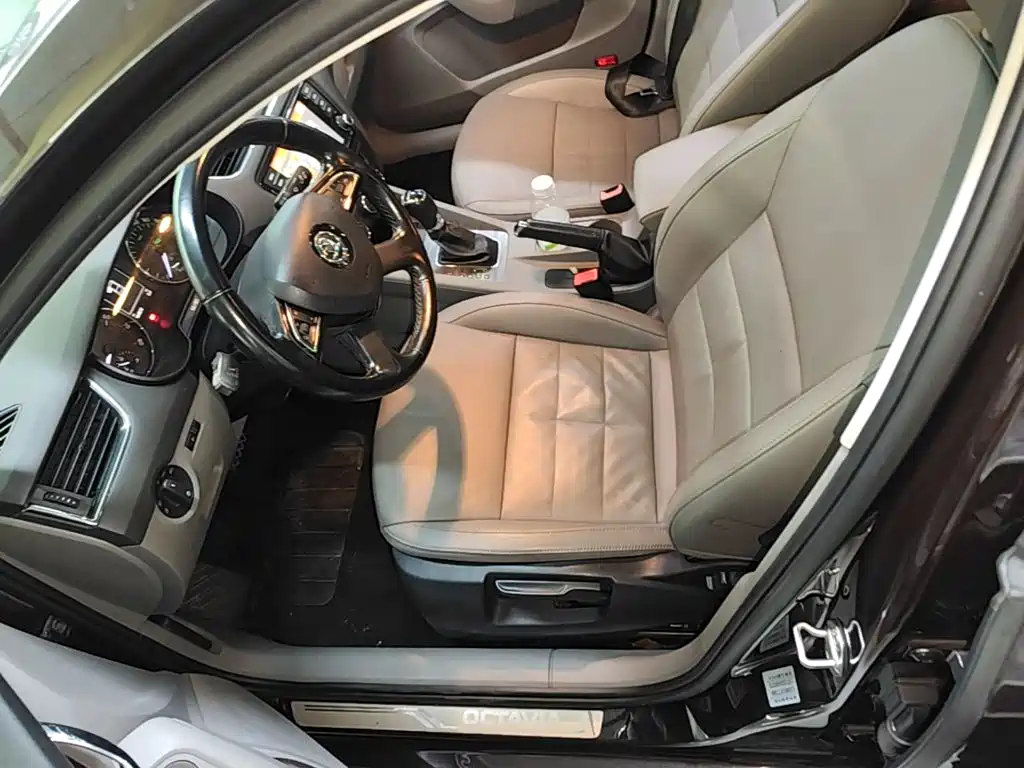 Skoda Octavia 2014 — фото 15