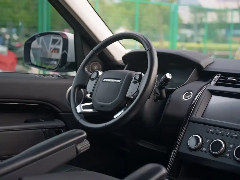 Land Rover Discovery 2020 — фото 14