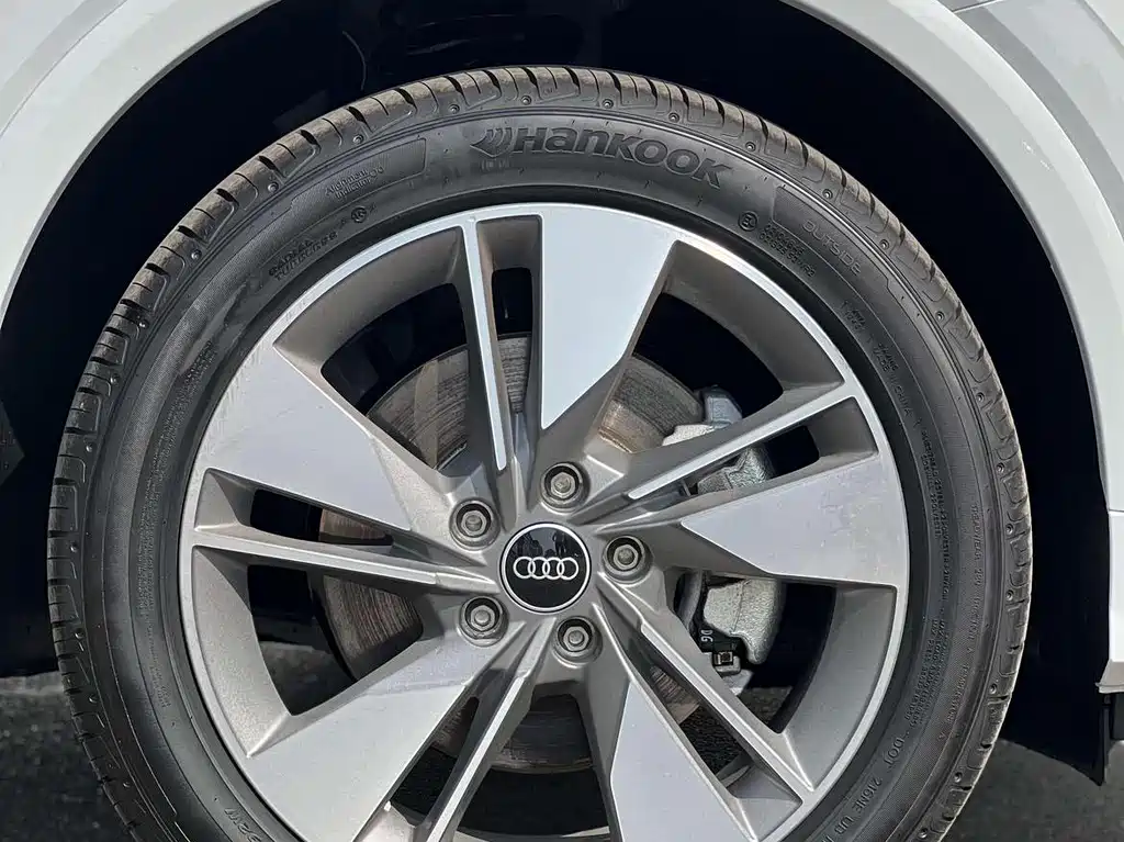 Audi Q2L 2026 — фото 14