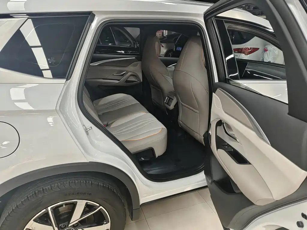 BYD Song Pro New Energy 2025 — фото 17