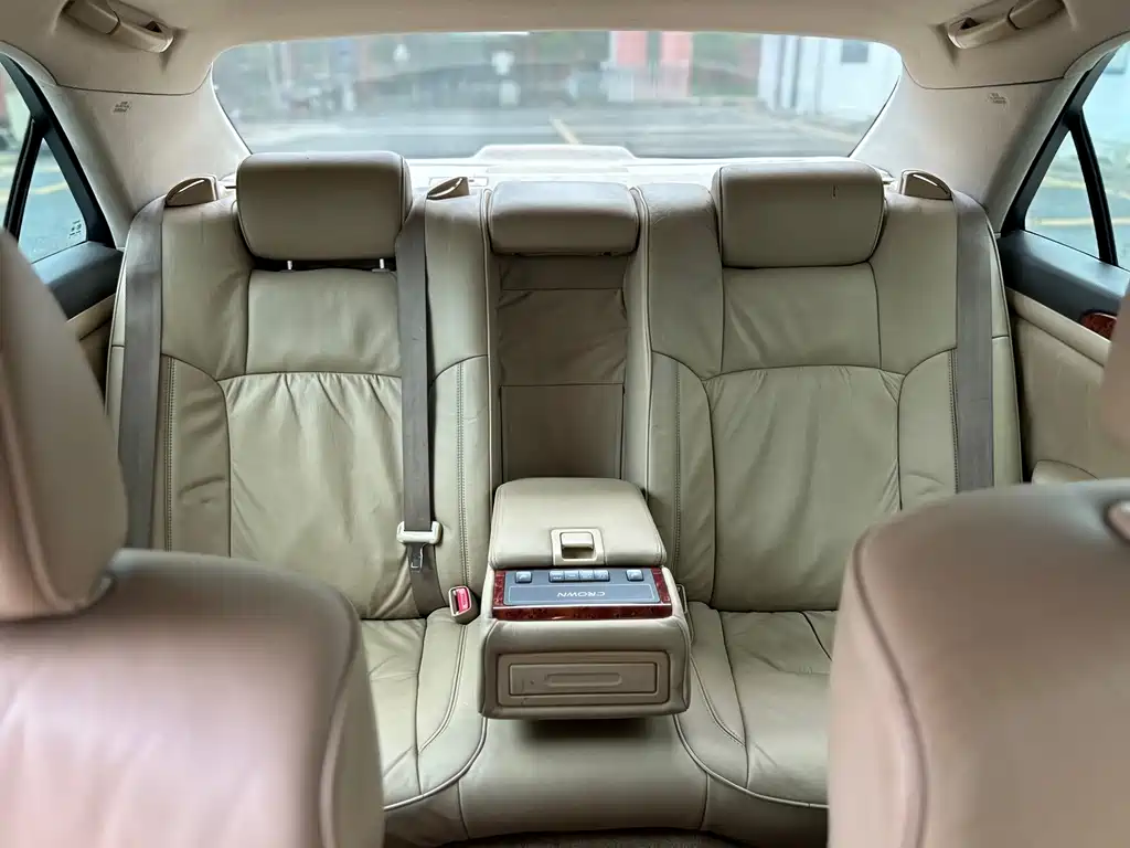 Toyota Crown 2005 — фото 35