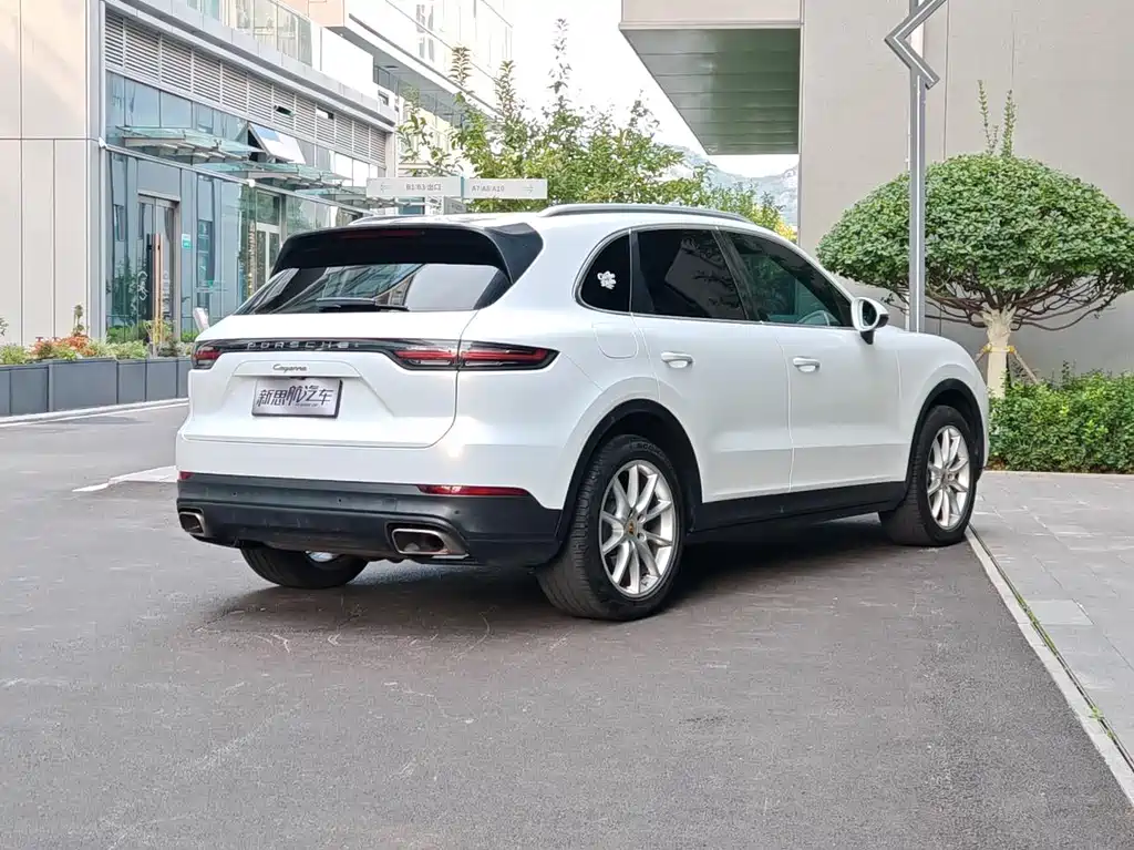 Porsche Cayenne 2018 — фото 2