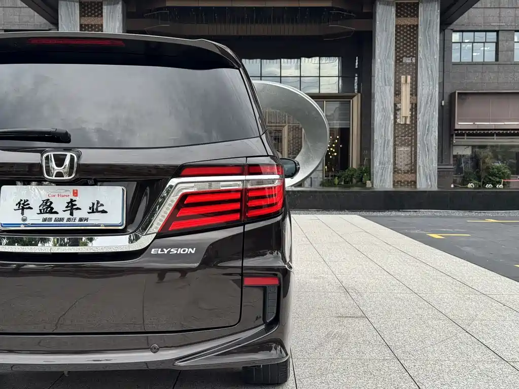 Honda Elysion 2017 — фото 13
